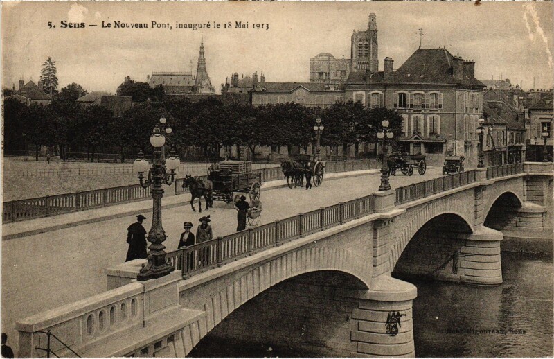 Carte postale ancienne Sens Nouveau Pont