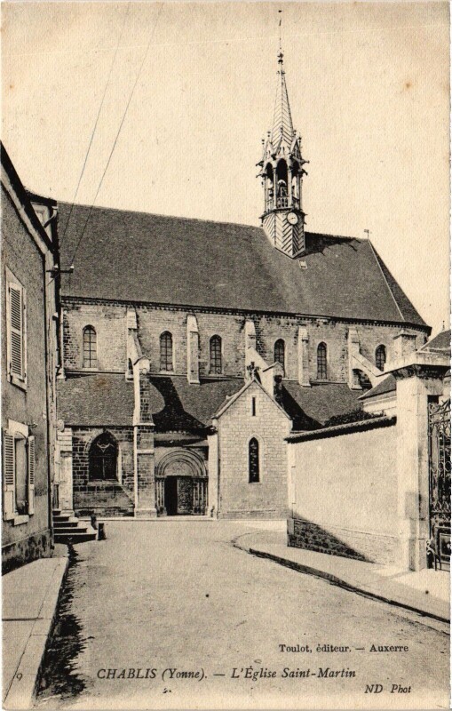 Carte postale ancienne Chablis Eglise Saint-Martin à Chablis