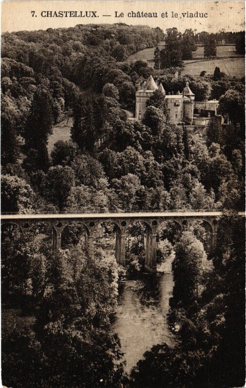 Carte postale ancienne Chastellux Le Chateau