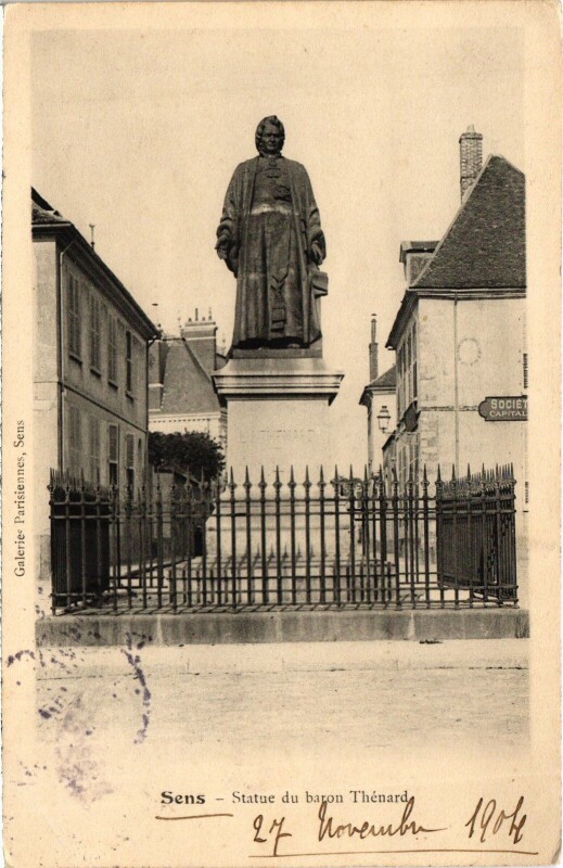 Carte postale ancienne Sens Statue du baron Thénard