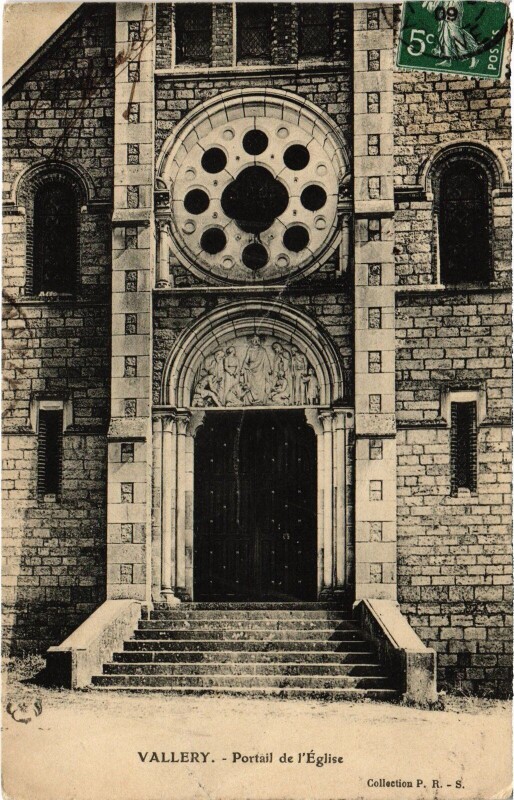 Carte postale ancienne Vallery Eglise Portail à Vallery