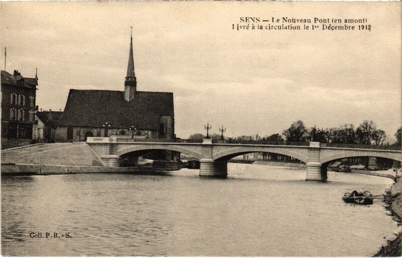 Carte postale ancienne Sens Nouveau Pont