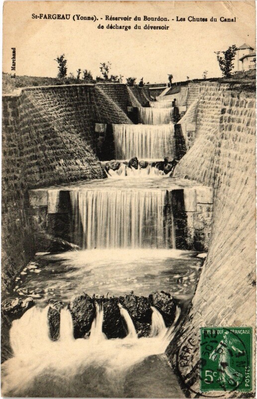 Carte postale ancienne Saint-Fargeau Réservoir du Bourdon à Saint-Fargeau