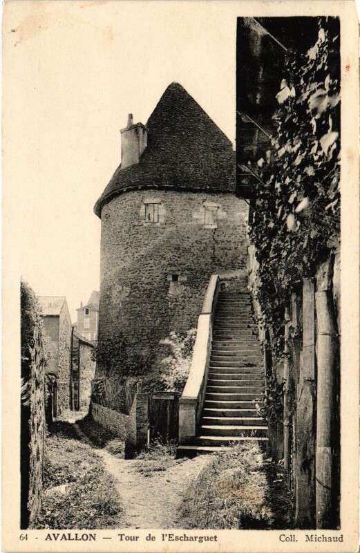 Carte postale ancienne Avallon Tour de l'Escharguet à Avallon