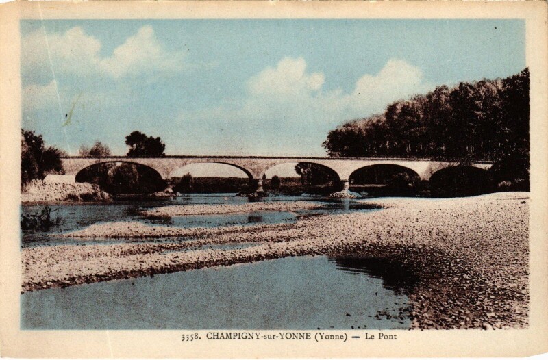 Carte postale ancienne Champigny-sur-Yonne le Pont à Champigny