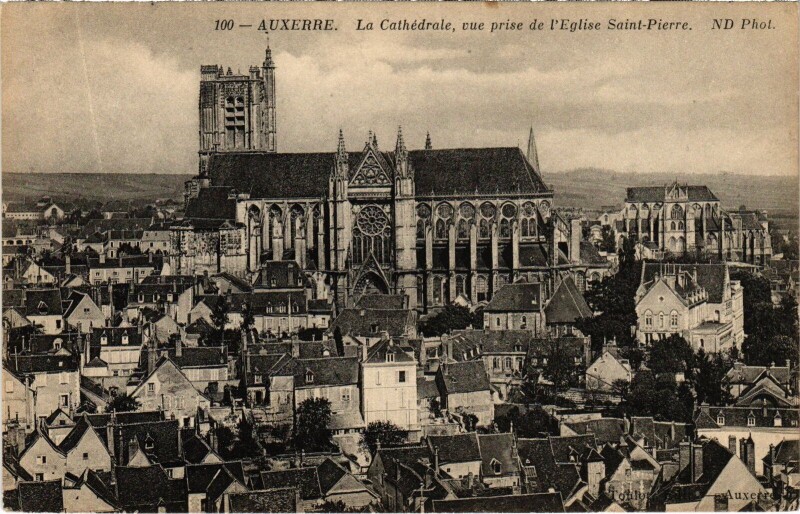 Carte postale ancienne Auxerre la cathédrale à Auxerre