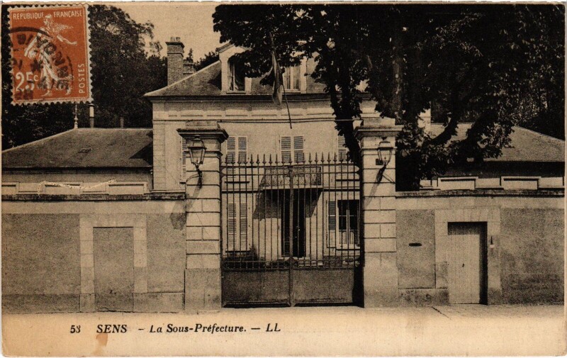 Carte postale ancienne Sens Sous-Préfecture