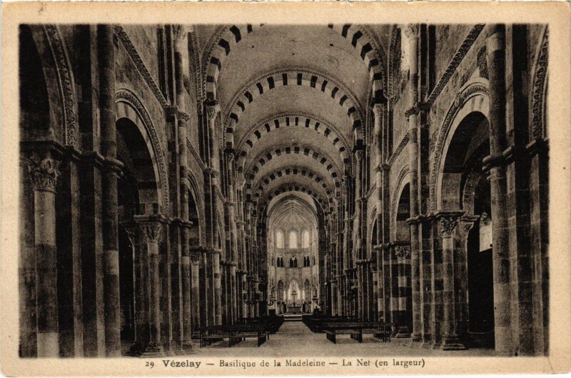 Carte postale ancienne Vézelay Basilique de la madeleine à Vézelay