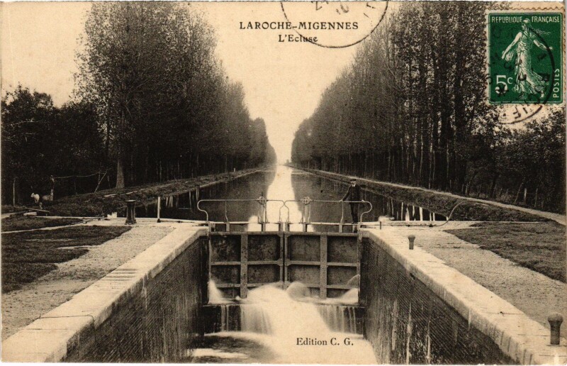 Carte postale ancienne Laroche-Migennes Ecluse à Migennes