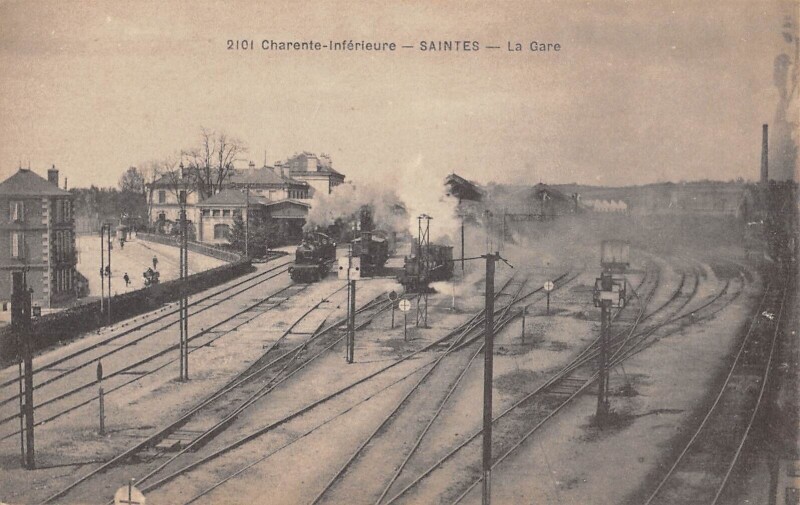 Carte postale ancienne Saintes - La Gare à Saintes
