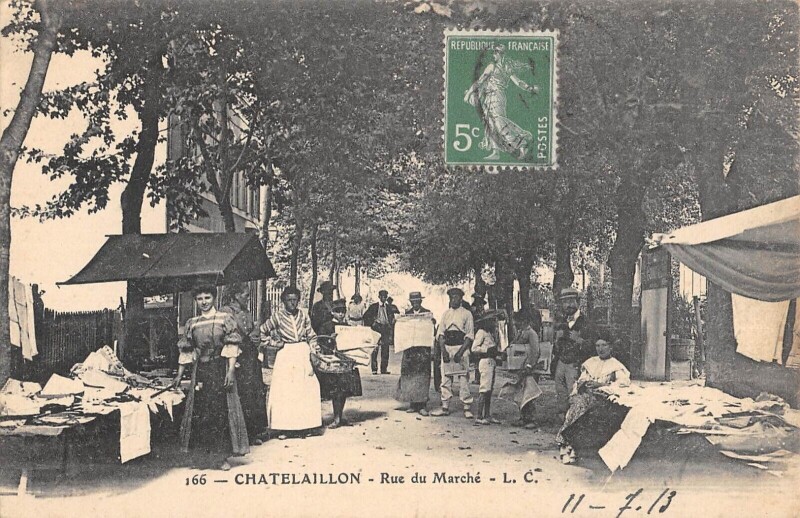 Carte postale ancienne Chatelaillon - Rue Du Marche