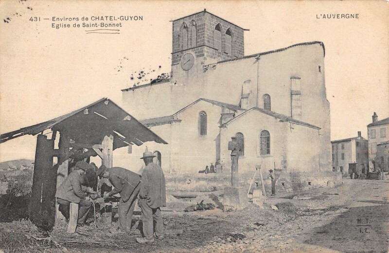 Carte postale ancienne Env.de Chatel Guyon / Eglise De Saint Bonnet / Ferrage