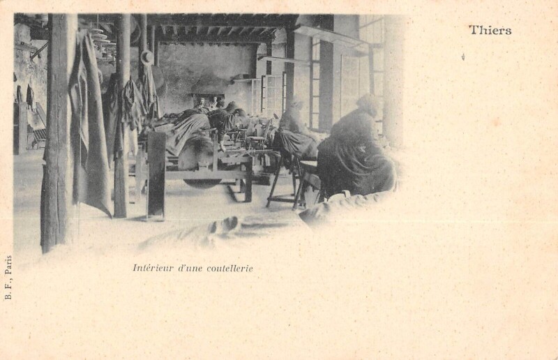 Carte postale ancienne Thiers - Interieur D'Une Coutellerie à Thiers