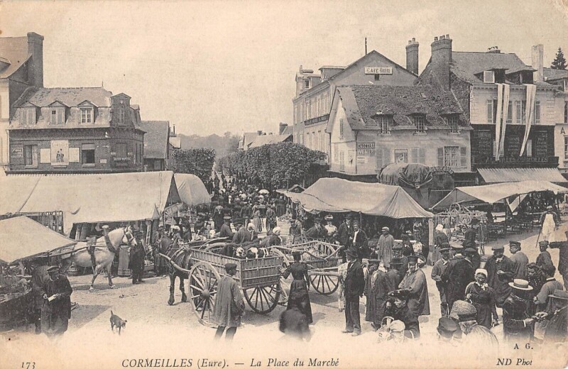 Carte postale ancienne Cormeilles - La Place Du Marche à Cormeilles