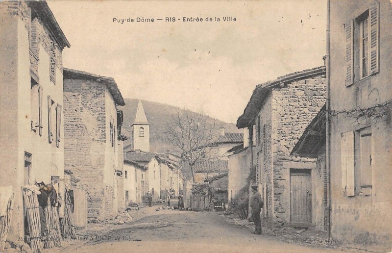 Carte postale ancienne Ris - Entree De La Ville