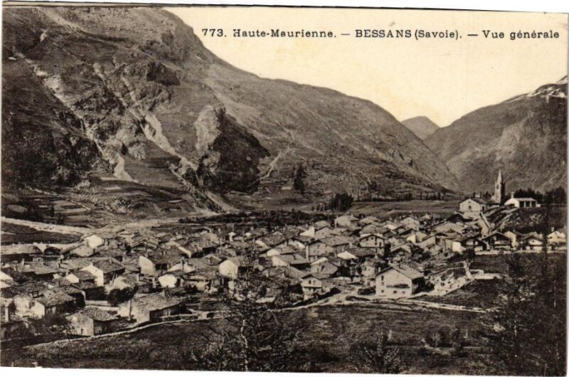 Carte postale ancienne Haute-Maurienne - Bessans - Vue générale à Bessans
