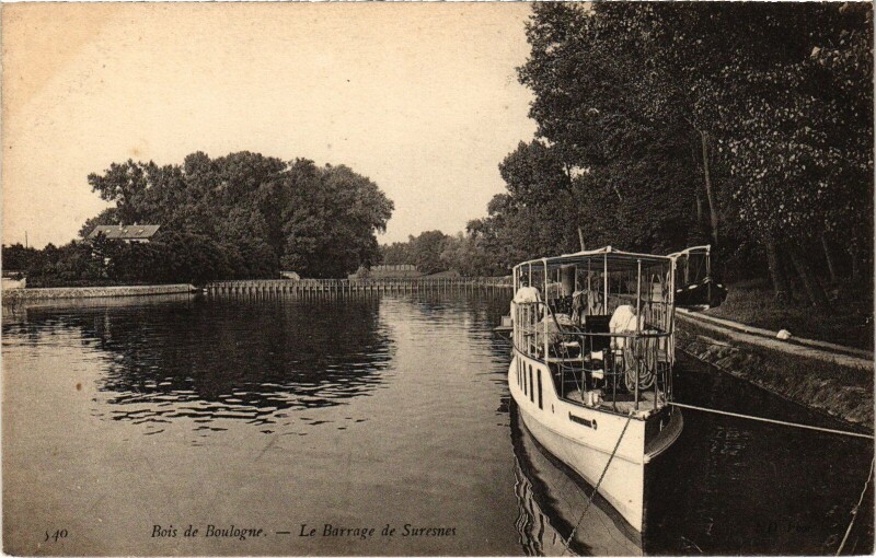 Carte postale ancienne Bois de Boulogne - Le Barrage de Suresnes à Paris 16e