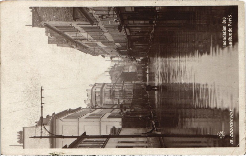 Carte postale ancienne Courbevoie La Rue de Paris France à Courbevoie