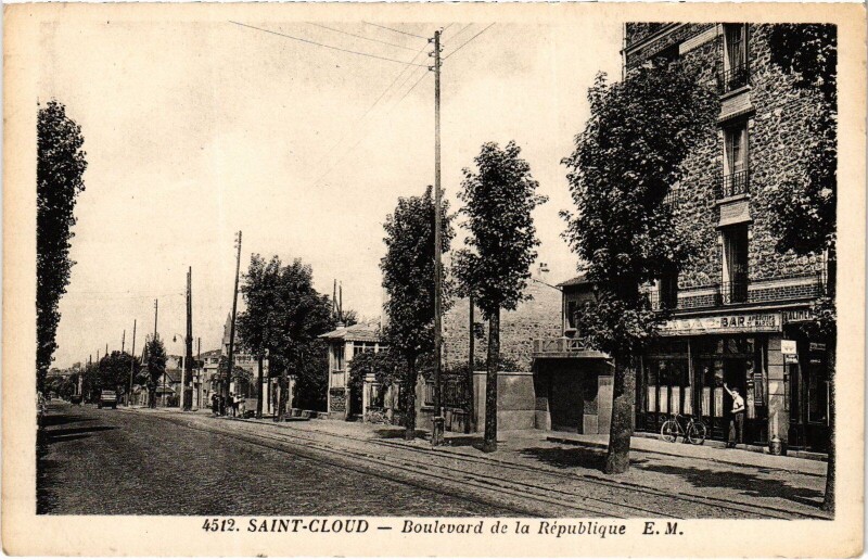 Carte postale ancienne Saint-Cloud Boulevard de la Republique France à Saint-Cloud