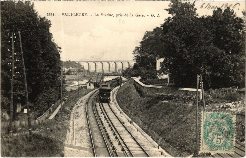 Carte postale ancienne Val-Fleury Le Viaduc, pris de la Gare France