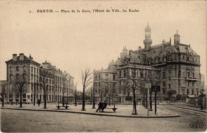 Carte postale ancienne Pantin Place de la Gare, L'Hotel de Ville France à Pantin