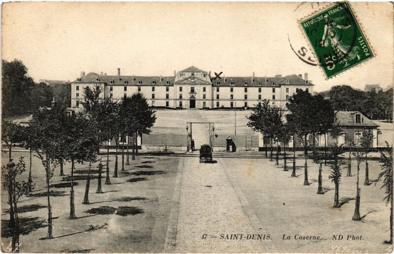 Carte postale ancienne Saint-Denis La Caserne France à Saint-Denis