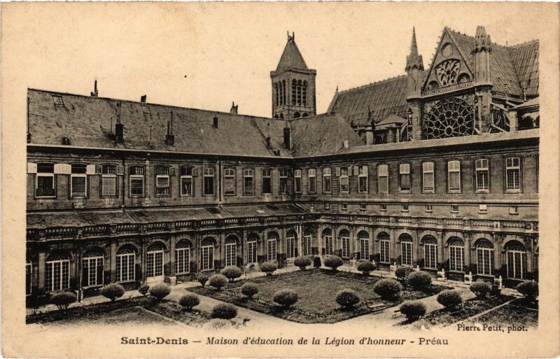 Carte postale ancienne Saint-Denis Maison d'Education de La Legion d'Honneur France à Saint-Denis