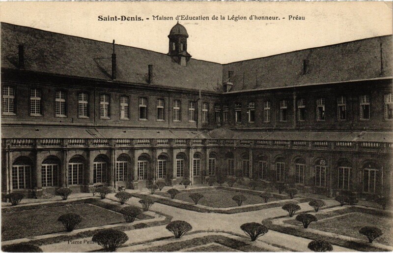 Carte postale ancienne Saint-Denis Maison d'Education de La Legion d'Honneur France à Saint-Denis