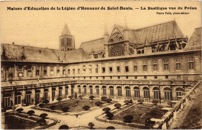 Carte postale ancienne Saint-Denis La Basilique vue du Preau France à Saint-Denis