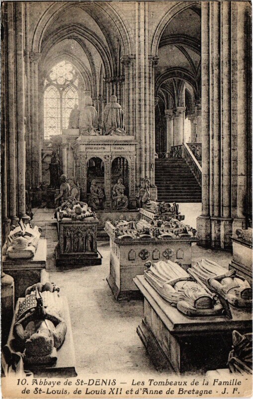 Carte postale ancienne Saint-Denis Les Tombeaux de la Famille France à Saint-Denis