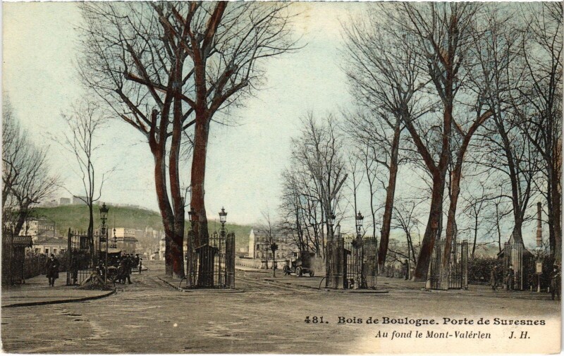 Carte postale ancienne Bois de Boulogne - Porte de Suresnes à Paris 16e