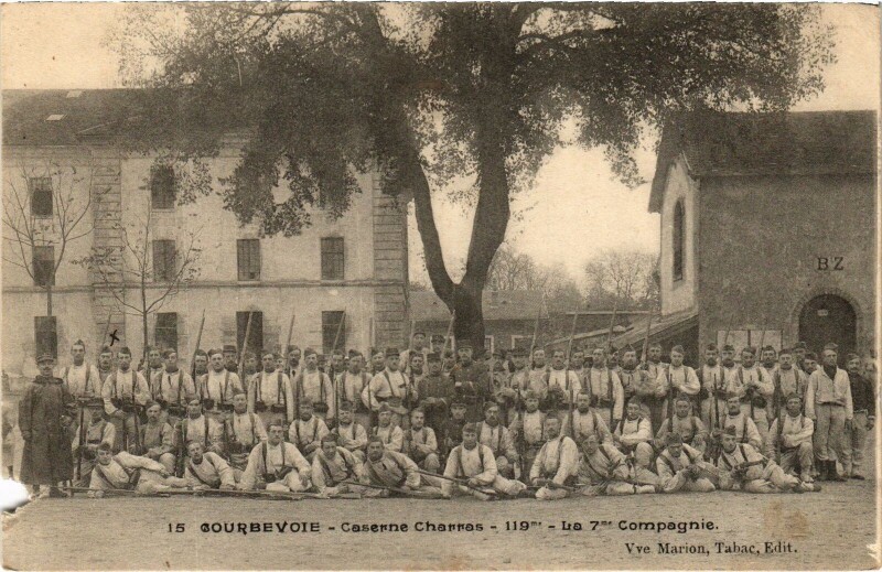 Carte postale ancienne Courbevoie Caserne Charras France à Courbevoie
