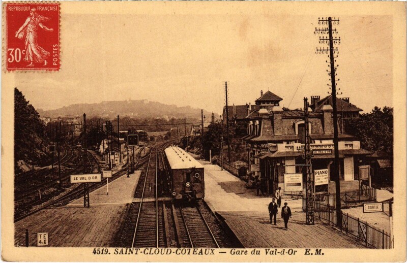 Carte postale ancienne Saint-Cloud Gare du Val d'Or France à Saint-Cloud