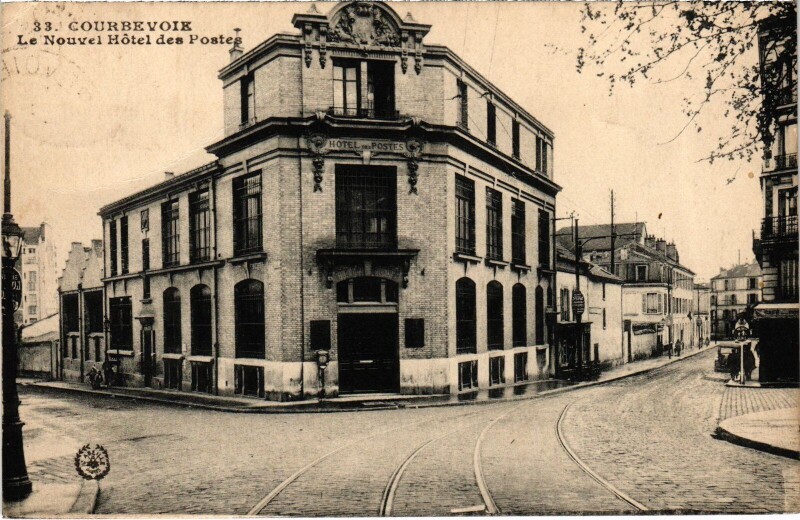 Carte postale ancienne Courbevoie Le Nouvel Hotel des Postes France à Courbevoie