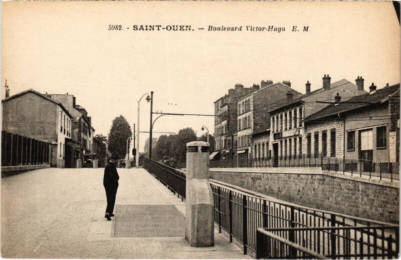 Carte postale ancienne Boulevard Victor-Hugo à Saint-Ouen-sur-Seine