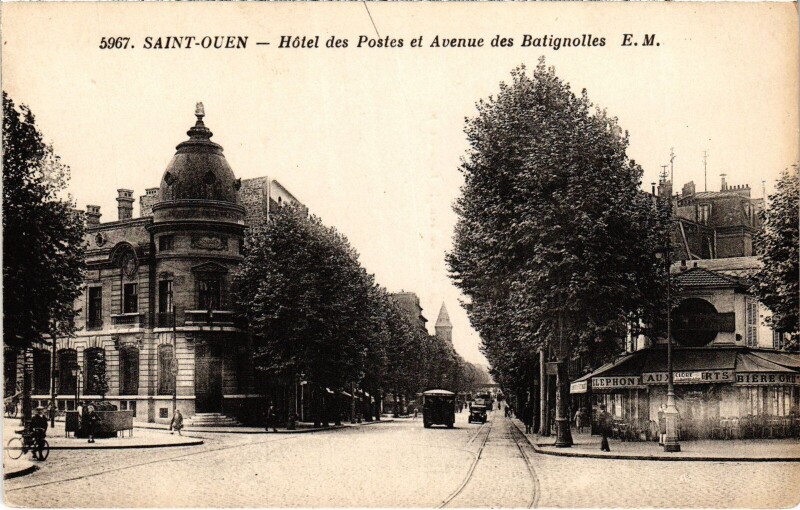 Carte postale ancienne Hôtel des Postes et Avenue des Batignolles à Saint-Ouen-sur-Seine