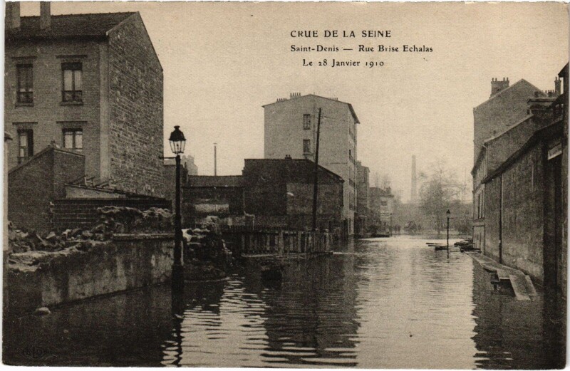 Carte postale ancienne Saint-Denis Rue Brise Echalas France à Saint-Denis
