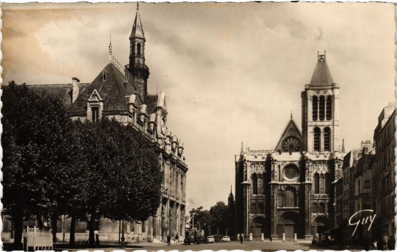 Carte postale ancienne Saint-Denis Place Victor-Hugo France à Saint-Denis