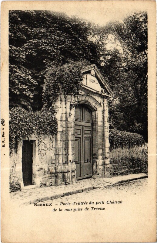 Carte postale ancienne Sceaux Porte d'entree du petit Chateau France à Sceaux
