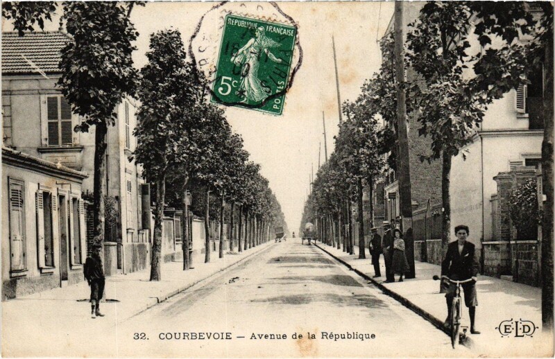 Carte postale ancienne Courbevoie Avenue de la Republique France à Courbevoie