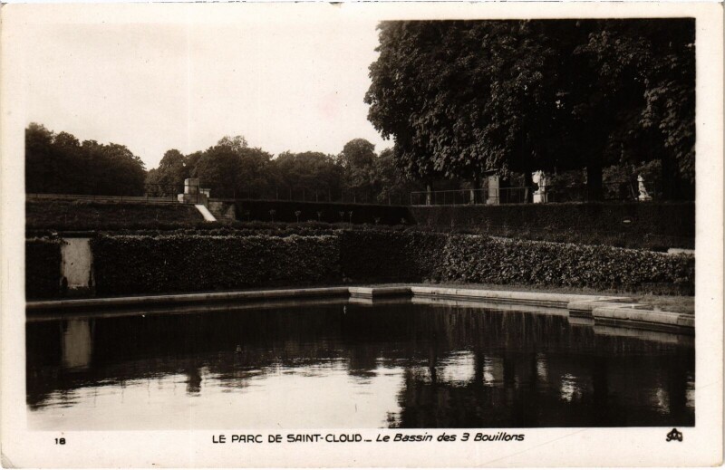 Carte postale ancienne Saint-Cloud Le Bassin des 3 Bouillons France à Saint-Cloud