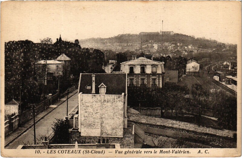 Carte postale ancienne Saint-Cloud Vue Generale vers le Mont-Valerien France à Saint-Cloud