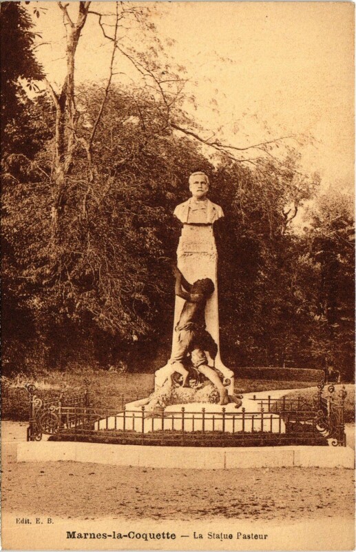 Carte postale ancienne Marnes La Coquette La Statue Pasteur France à Marnes-la-Coquette