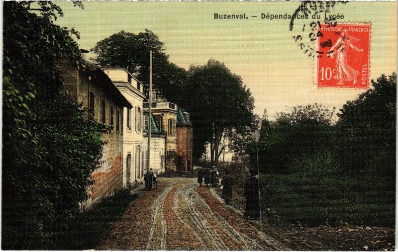 Carte postale ancienne Buzenval Dependances du Lycee France