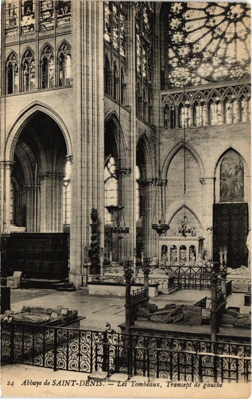 Carte postale ancienne Saint-Denis Les Tombeaux, Transept de gauche France à Saint-Denis