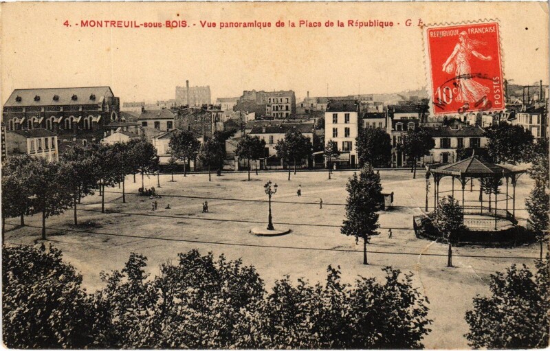 Carte postale ancienne Montreuil Vue panoramique de la Place France à Montreuil