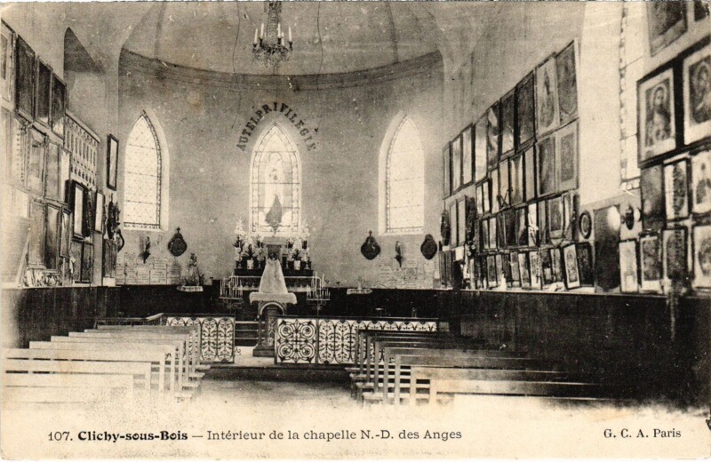 Carte postale ancienne Clichy sous Bois Interieur de la Chapelle Notre Dame France à Clichy-sous-Bois