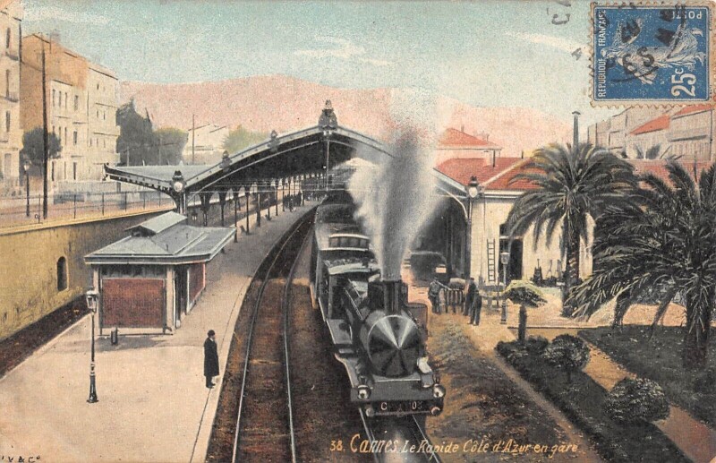 Carte postale ancienne Cannes - Le Rapide Cote D'Azur En Gare - Train à Cannes