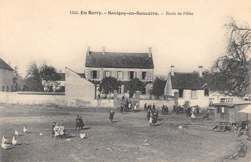 Carte postale ancienne Savigny De Sancerre - Ecole De Filles à Sancerre
