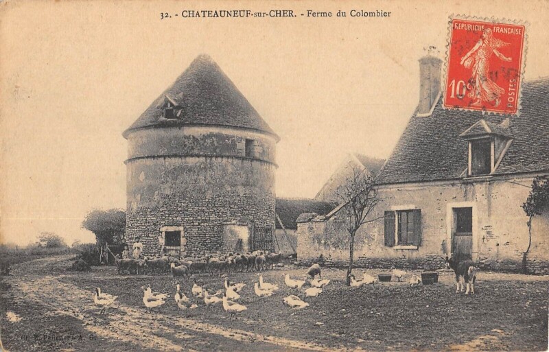 Carte postale ancienne Chateauneuf Sur Cher - Ferme Du Colombier